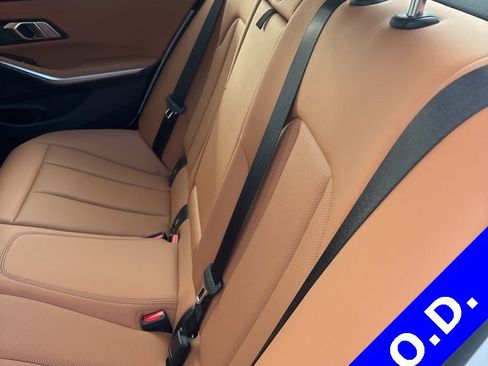 Used 2023 BMW 330i Sedan w/ M Sport Package image 4