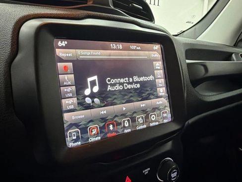 Used 2018 Jeep Renegade Trailhawk AWD/4WD image 12