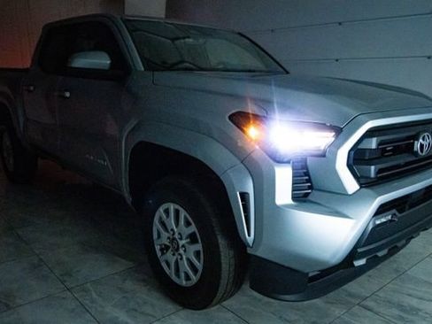 Used 2024 Toyota Tacoma SR5 image 37