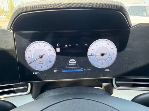 Certified 2026 Hyundai Elantra Limited FWD image 8
