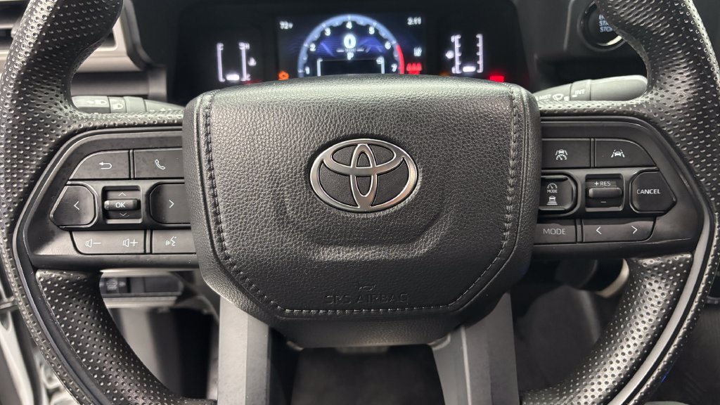 Used 2025 Toyota Tacoma SR5 AWD/4WD image 22