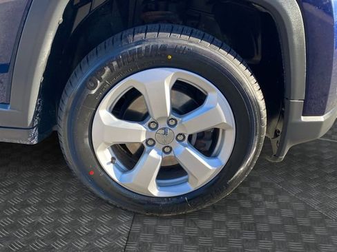 Used 2018 Jeep Compass Latitude w/ Cold Weather Group image 36