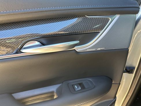 Certified 2025 Cadillac XT5 Sportv image 33