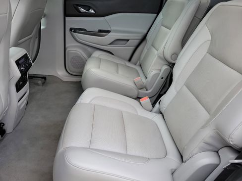 Used 2018 GMC Acadia SLT image 20