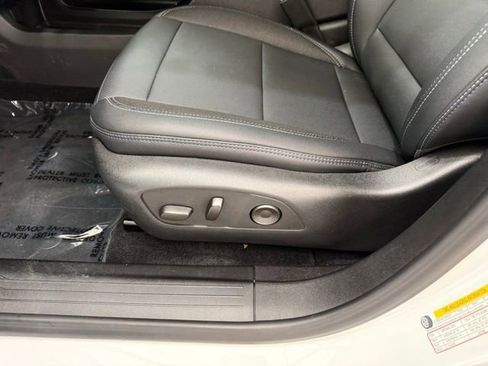 New 2026 Chevrolet Equinox EV LT image 14