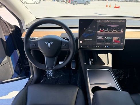 Used 2023 Tesla Model Y Performance AWD/4WD image 11