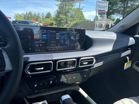 New 2026 Nissan Sentra SL w/ Floor Mat Package FWD image 18