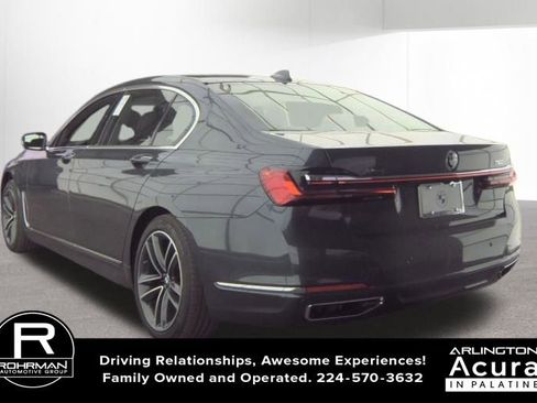 Used 2020 BMW 750i xDrive w/ Executive Package image 3