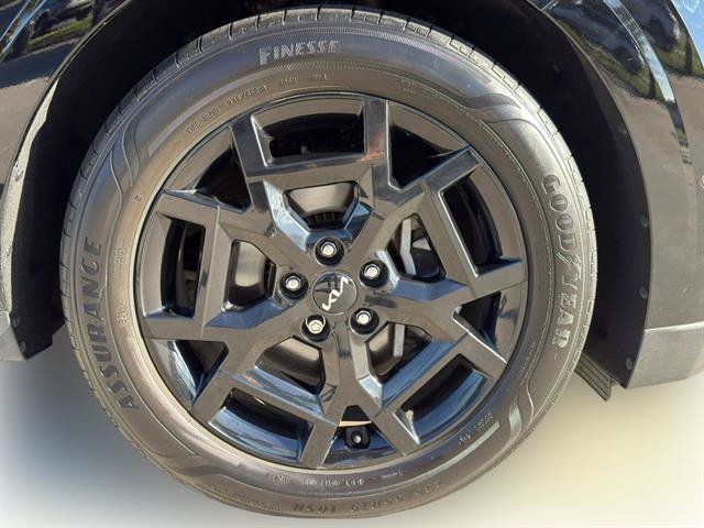 Used 2025 Kia Carnival SX FWD image 5