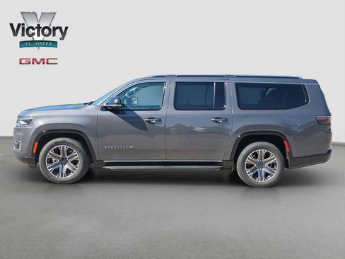 Used 2024 Jeep Wagoneer L Series II w/ Flexible Seating Group AWD/4WD image 6