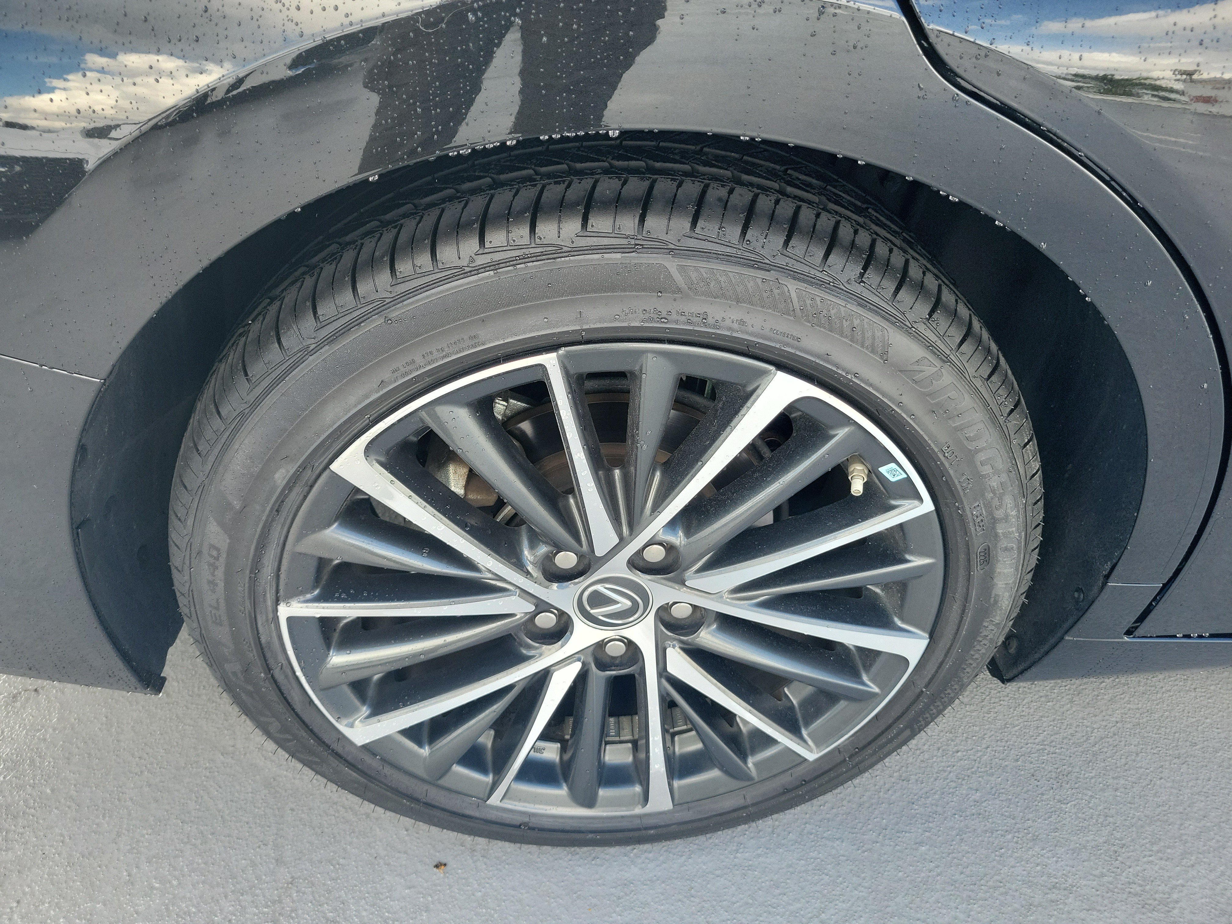 Used 2025 Lexus ES 350 w/ Premium Package FWD image 7