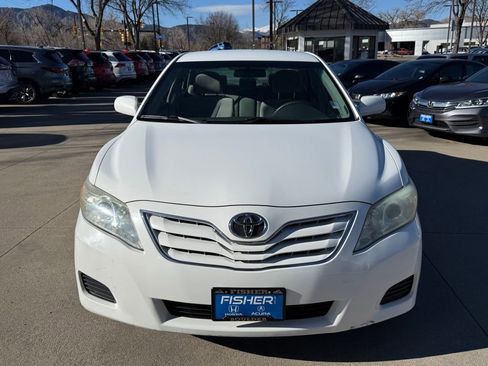 Used 2010 Toyota Camry image 6