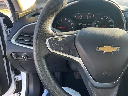 Used 2022 Chevrolet Malibu LT image 18