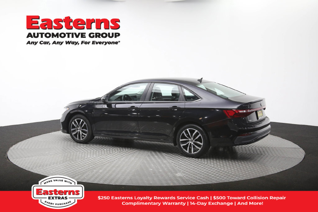 Used 2025 Volkswagen Jetta SE FWD image 63