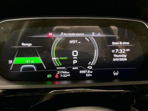 Used 2024 Audi Q8 e-tron Premium Plus w/ Premium Plus Package image 20