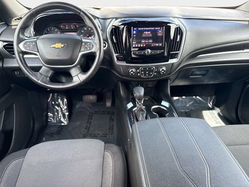 Used 2022 Chevrolet Traverse LT FWD image 14