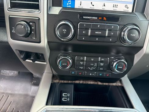 Used 2019 Ford F250 Lariat w/ FX4 Off-Road Package AWD/4WD image 16