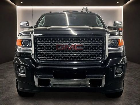 Used 2016 GMC Sierra 2500 Denali w/ Duramax Plus Package AWD/4WD image 2