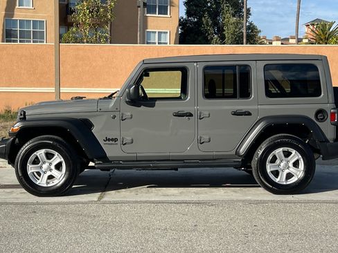 Used 2022 Jeep Wrangler Unlimited Sport w/ Sun And Sound Package image 7