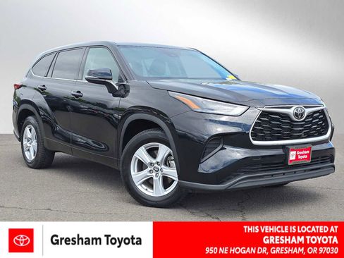 Used 2022 Toyota Highlander L FWD image 1
