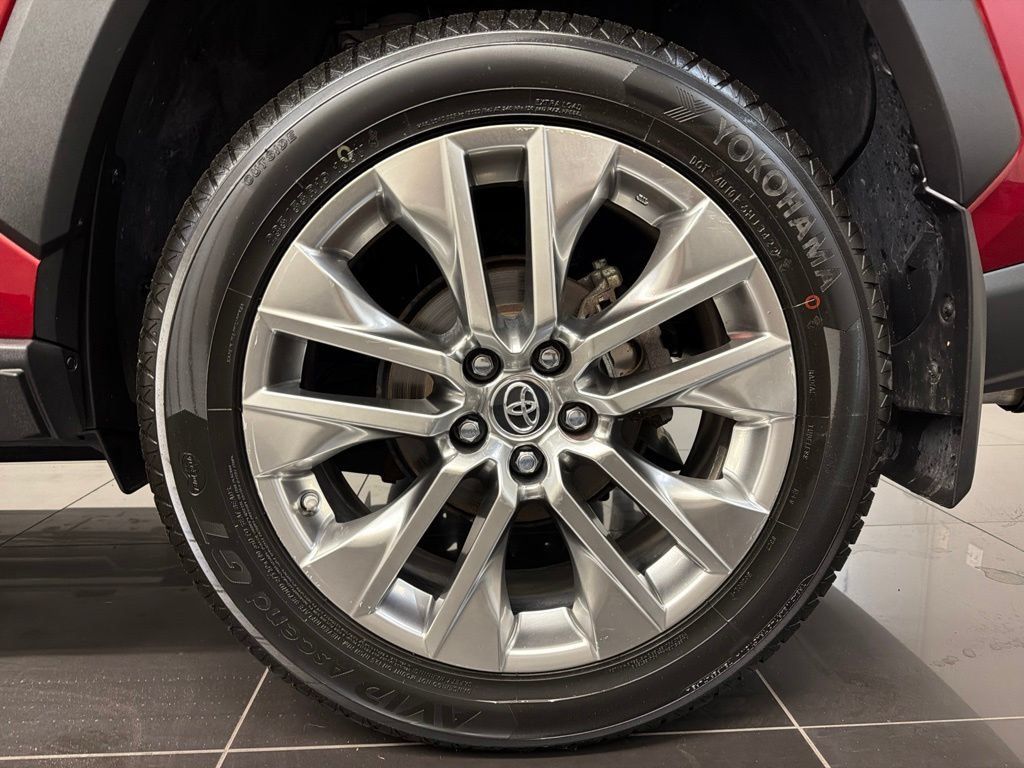 Used 2019 Toyota RAV4 Limited w/ Cold Weather Package AWD/4WD image 7