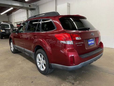 Used 2013 Subaru Outback 2.5i Premium AWD/4WD image 3