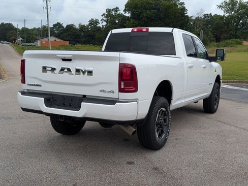 Used 2026 RAM 2500 Laramie AWD/4WD image 7