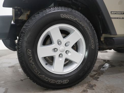 Used 2017 Jeep Wrangler Sport image 25