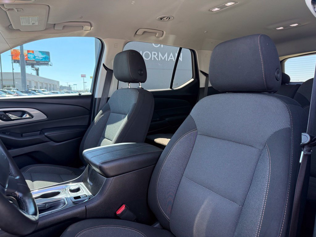 Used 2021 Chevrolet Traverse LT FWD image 17