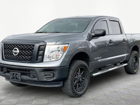 Used 2018 Nissan Titan S w/ S Utility Package image 3