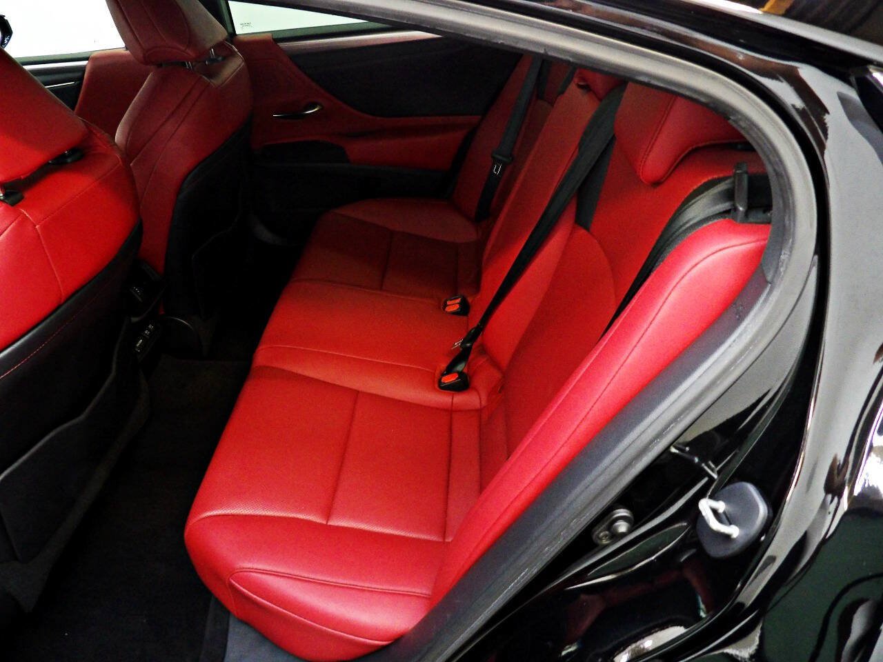 Used 2020 Lexus ES 350 F Sport w/ Accessory Package 2 FWD image 10