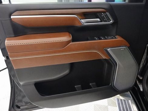 Used 2024 GMC Sierra 3500 Denali Ultimate image 16