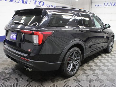 Used 2025 Ford Explorer ST AWD/4WD image 6