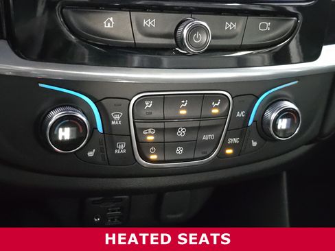 Used 2022 Chevrolet Traverse RS image 34