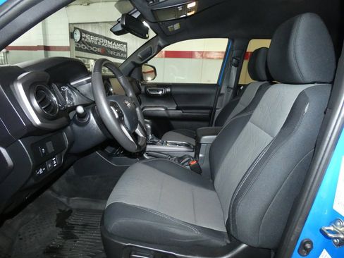 Used 2020 Toyota Tacoma 4x4 Double Cab image 11