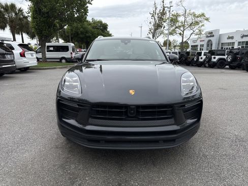 Used 2022 Porsche Macan AWD/4WD image 4