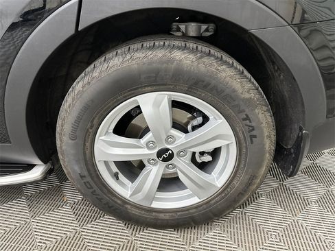 Used 2023 Kia Sorento LX image 19