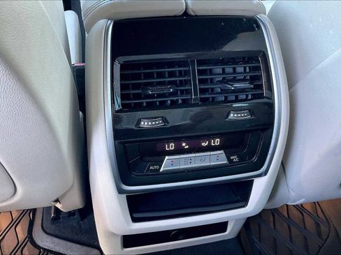 Used 2022 BMW X5 xDrive40i w/ M Sport Package image 37