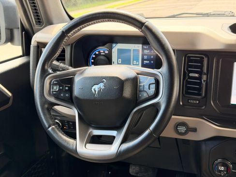 Used 2021 Ford Bronco Big Bend w/ Sasquatch Package AWD/4WD image 27