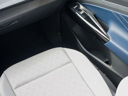 New 2025 Volkswagen ID.4 Pro S Plus image 24