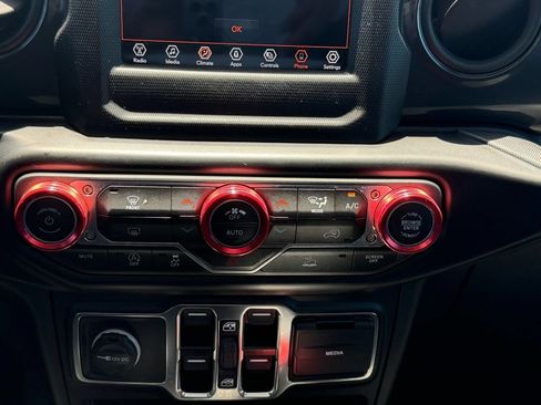 Used 2022 Jeep Gladiator Sport AWD/4WD image 16