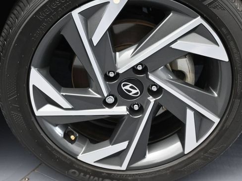 Used 2024 Hyundai Elantra Limited FWD image 45