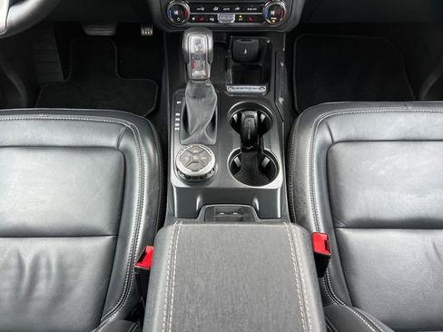 Used 2025 Ford Bronco Outer Banks image 24