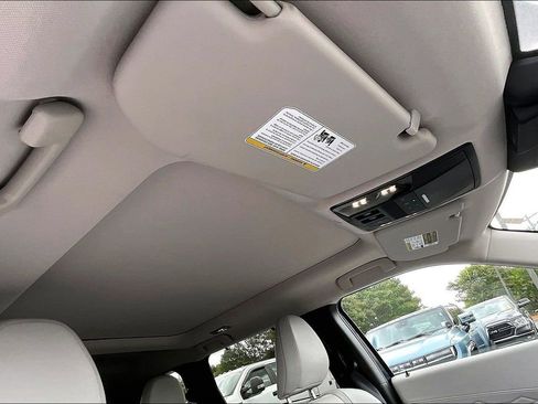 Used 2025 Mitsubishi Outlander SEL FWD image 27