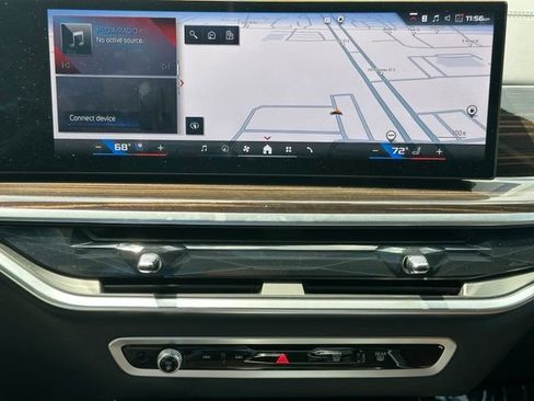 Used 2025 BMW X7 M60i AWD/4WD image 19