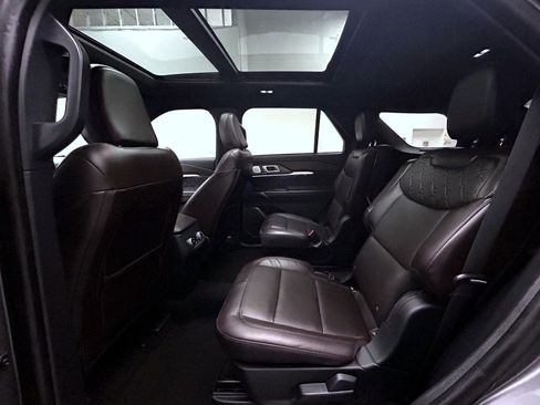 Used 2025 Ford Explorer Platinum w/ LUX Leather Package image 20