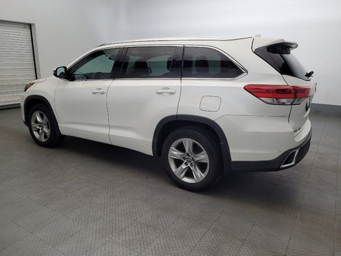 Used 2017 Toyota Highlander Limited image 3