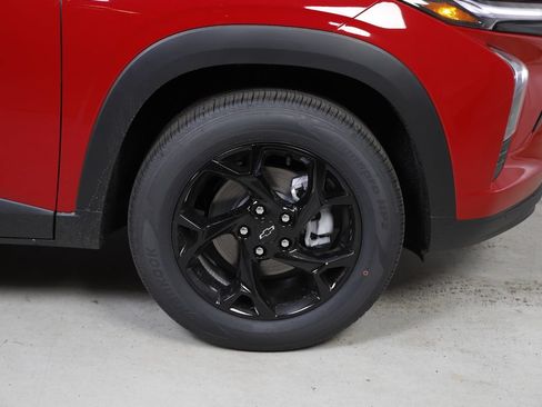 New 2026 Chevrolet Trax LT w/ Sunroof Package FWD image 5