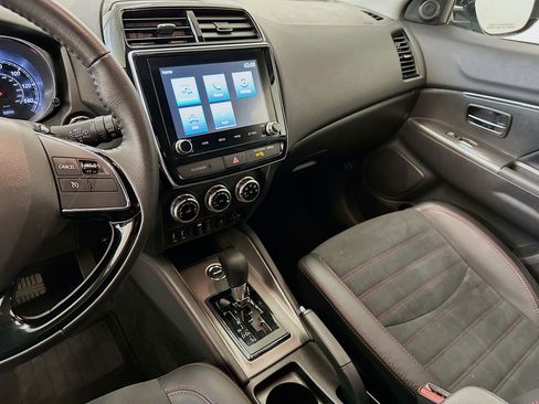 Used 2025 Mitsubishi Outlander Sport SE image 25