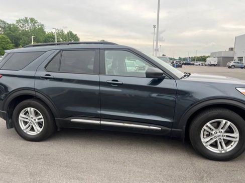 Used 2022 Ford Explorer XLT w/ Equipment Group 202A RWD image 8